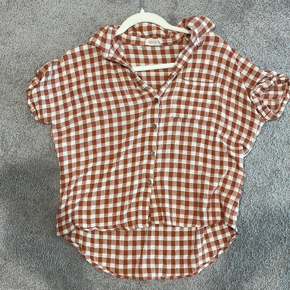 Blouse with buttons